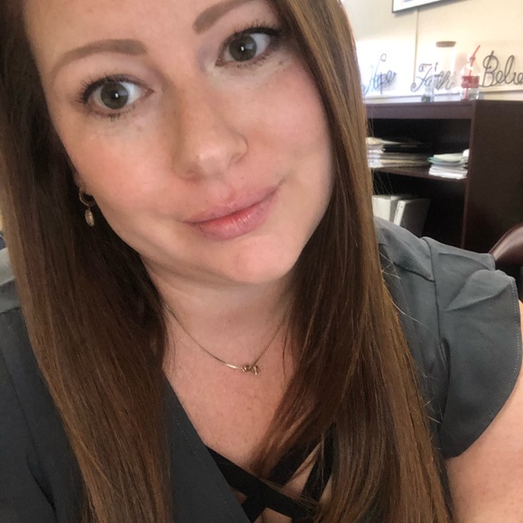 Meet your Posher, Kristal - Picture 1 of 1